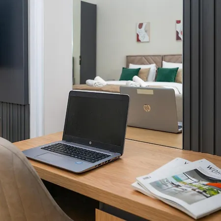 Titova Street Design Triplex Apartman