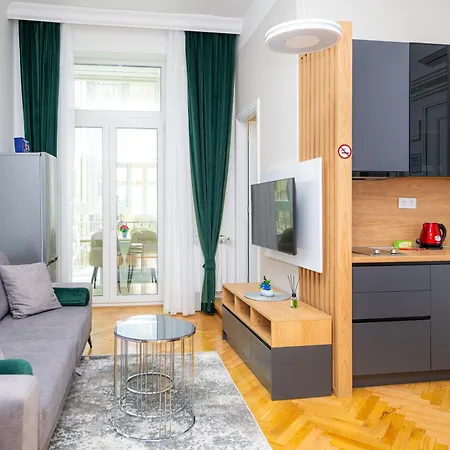 Apartman Titova Street Design Triplex