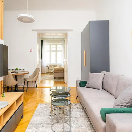 Titova Street Design Triplex * Szarajevó
