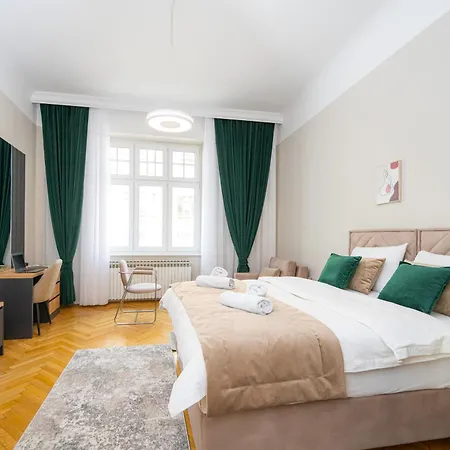 Titova Street Design Triplex Szarajevó