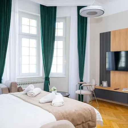 Titova Street Design Triplex Apartman Szarajevó