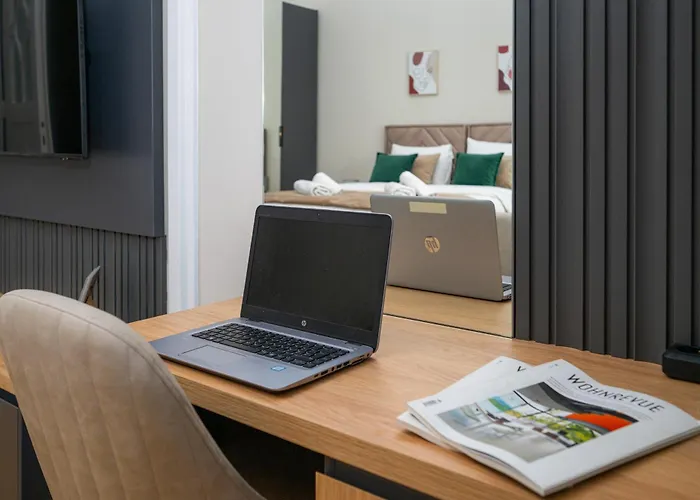 Titova Street Design Triplex 아파트